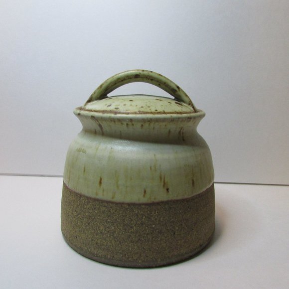 light brown pottery jar with lid artist signed natural color - Picture 3 of 8